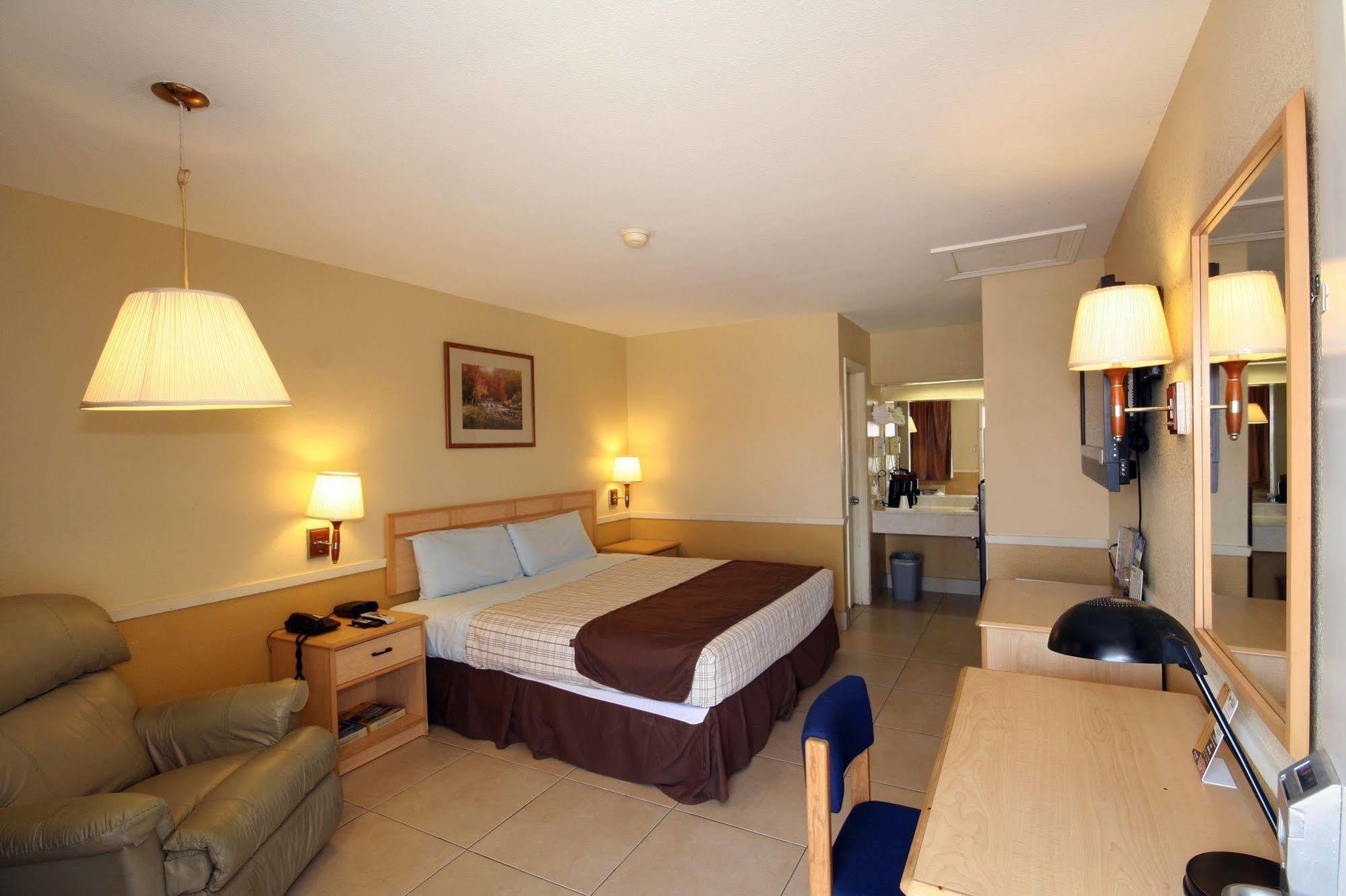Edinburg Executive Inn Buitenkant foto